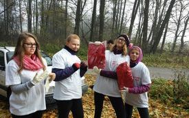 Sprzatanie cmentarza w Glognie (6)