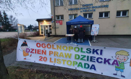 Zdjęcie do  Akcja informacyjna w ramach obchod&oacute;w Og&oacute;lnopolskich Dni Praw Dziecka